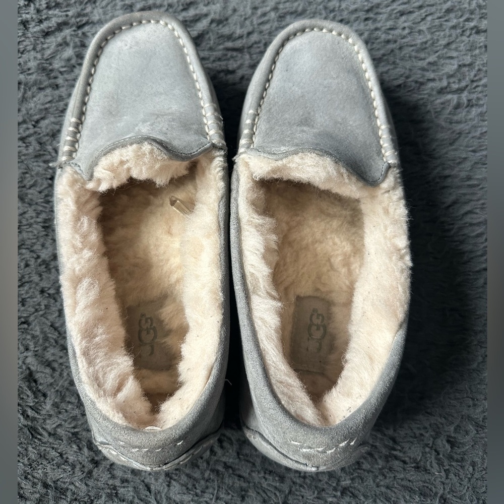 UGG Ansley water resistant suede slippers size 7